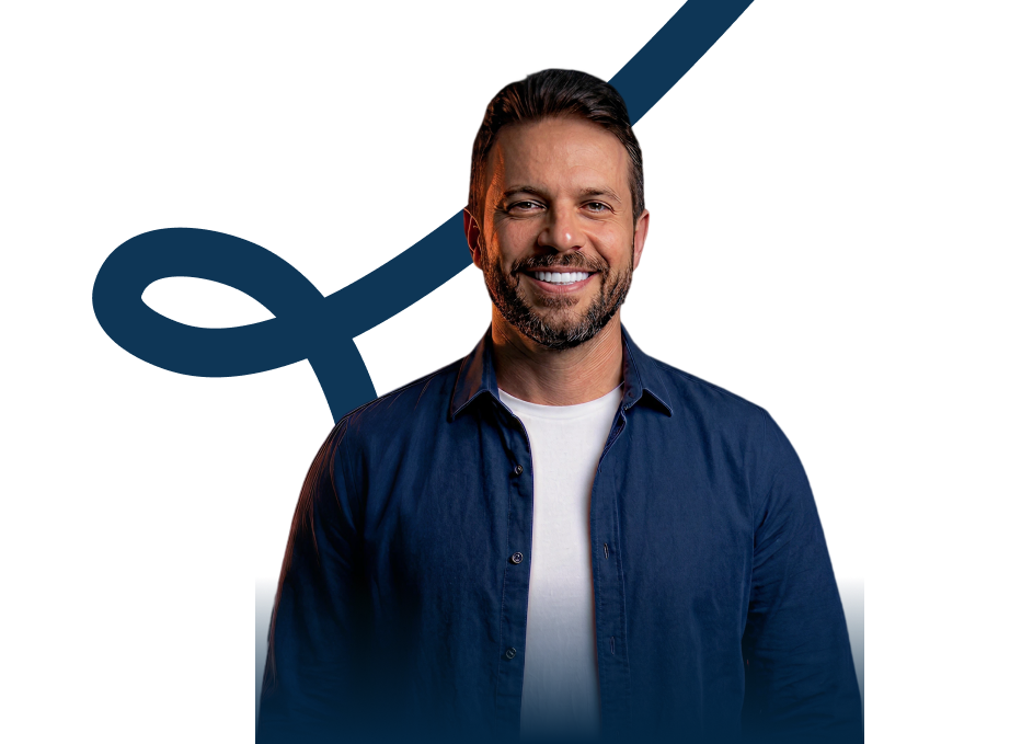 Empresário sorrindo de camisa azul